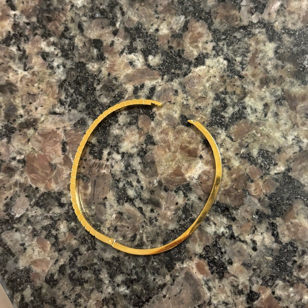 Stainless steel gold ribbed ridged bracelet bangle - Picture 4 of 4